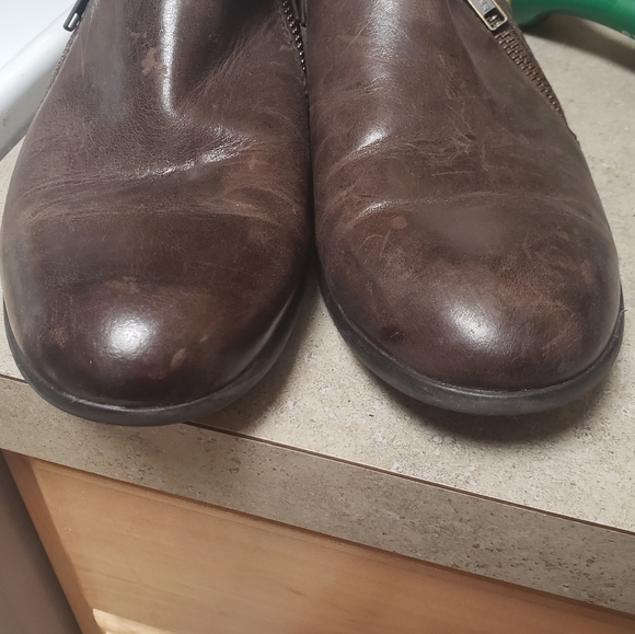 Born brown flat shoes. Size 9 - Picture 5 of 5